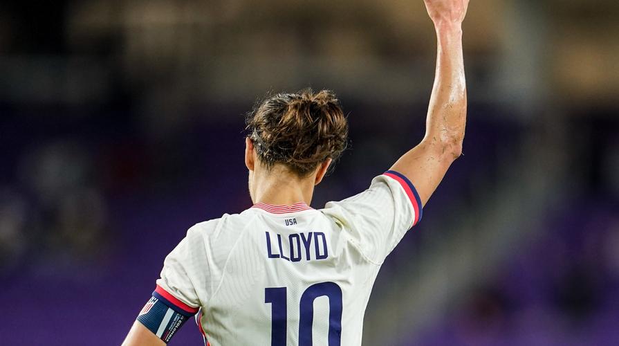 恭喜！邮报：43岁美国女足传奇卡莉·劳埃德与丈夫宣布再次怀孕