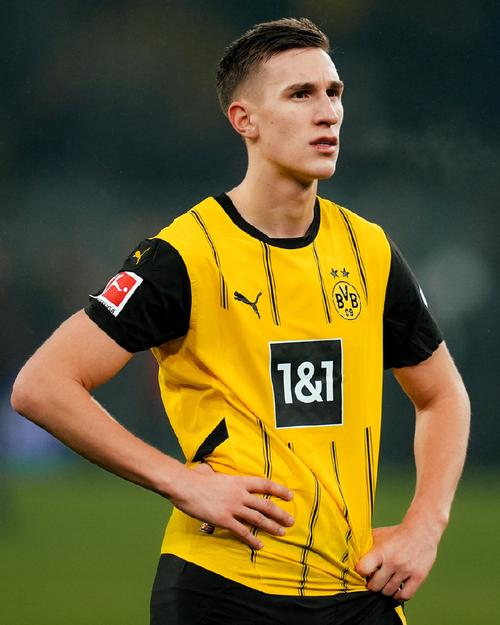 阿斯：皇马今夏将清洗多名球员，引援目标锁定斯米特和施洛特贝克