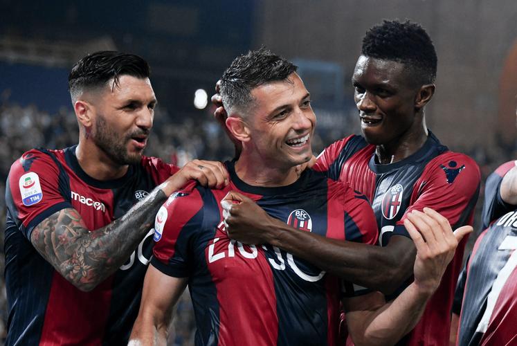 意媒：科莫托在意乙表现出色，博洛尼亚有意引进但米兰无意放弃他