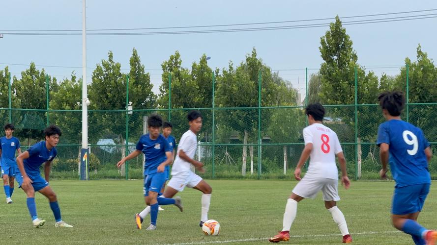 青少年足球联赛男子（U17组）开赛 海港U17队2:1浙江U17队