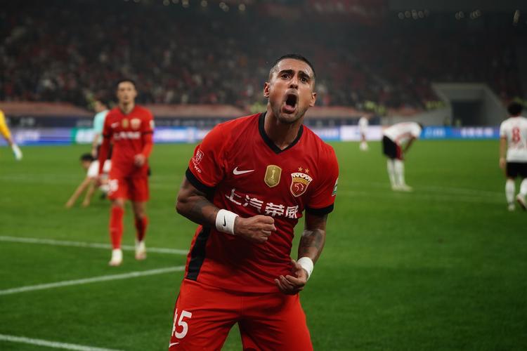 穆斯卡特：大家共同复盘了比赛 希望伤员尽快回归