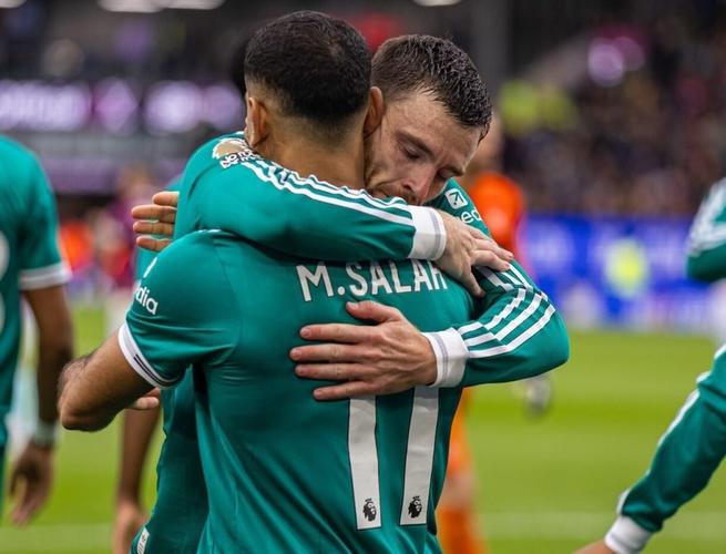 蒂亚戈：萨拉赫和罗伯逊是红军传奇，无论去哪都是令人惊叹的球员