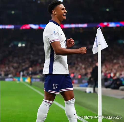 TA：英国警方在世界杯前开展打击行动，查获超4400件假球衣