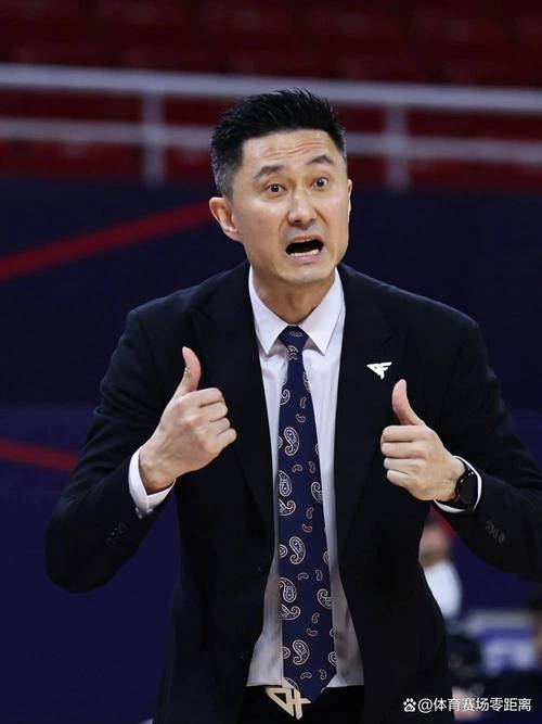 杜锋：整场比赛大家拼得还是不错的 但有些关键球处理得不是很好