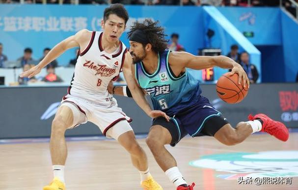 媒体人：宁波靠着强硬的防守打进了季后赛 刘家成确实有东西