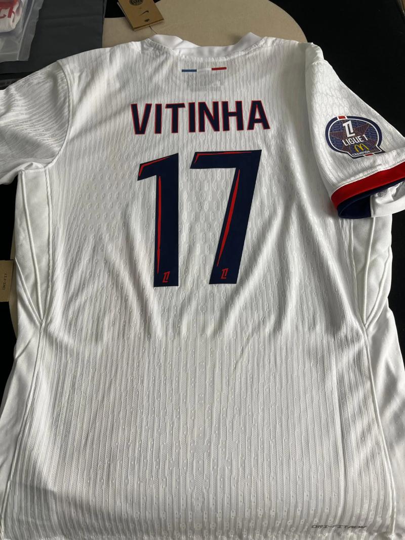 记者：维蒂尼亚足底发炎，巴黎对他出战拜仁仍持乐观态度