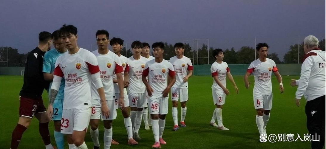 沪媒：海港当下的状态低迷，和赛季初教练组的引援失误密切相关