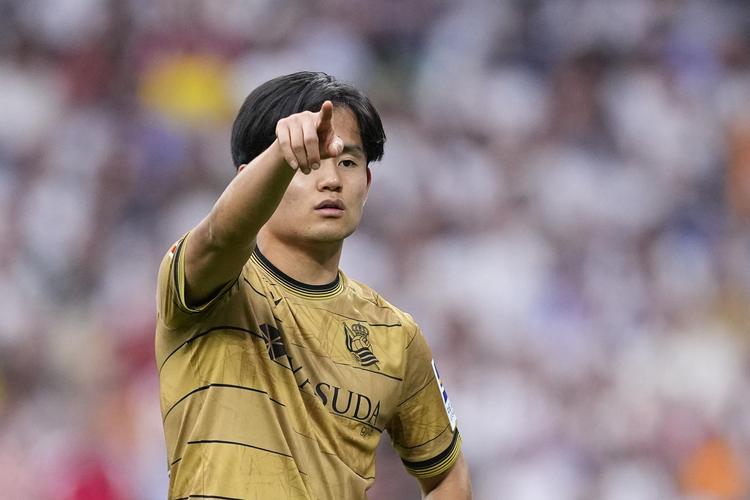 久保建英夺冠庆典发言：我更喜欢用表现说话，这是人生最美好一天