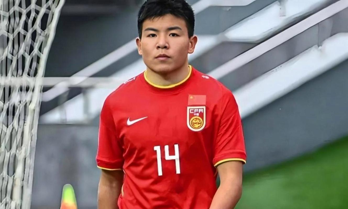 何时上演英甲首秀？徐彬跟随巴恩斯利一线队训练 还剩4场联赛