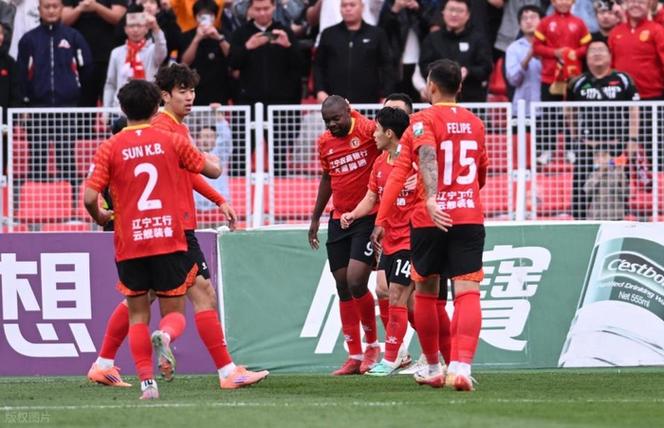 足球报：中超时隔12年再见辽宁德比，铁人和英博只有竞争没有恩怨