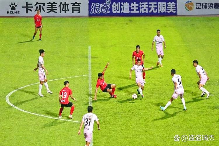 记者：铜梁龙训练组织有序、战术针对性强，海港主场要力拼对手