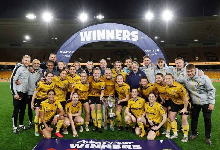 狼队整个赛季均处于降级区，64-65赛季之后英格兰顶级联赛首队