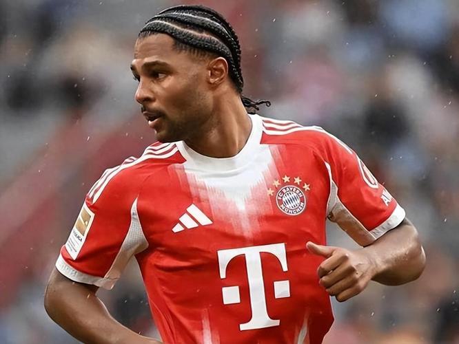 德媒：格纳布里受伤后，拜仁10号为可选穆西亚拉、凯恩或格雷罗