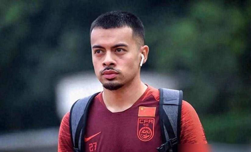 沪媒：李可单练吴启鹏归队 吴曦若登场将第200次为申花出战中超