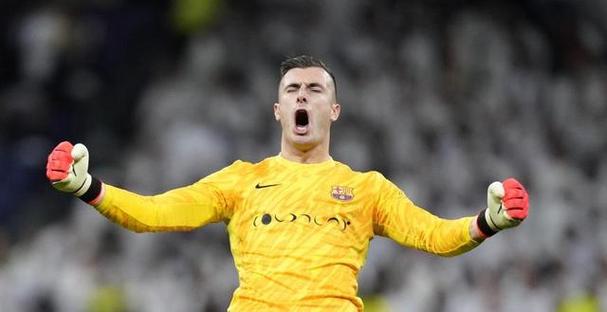 每体：引进雷米罗的机会摆在巴萨面前，但处理特狮未来很棘手