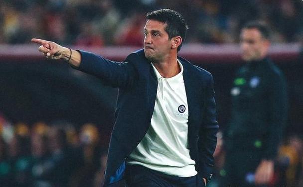 如何看外界将你与穆帅相提并论？齐沃：我只想尽全力做好本职工作